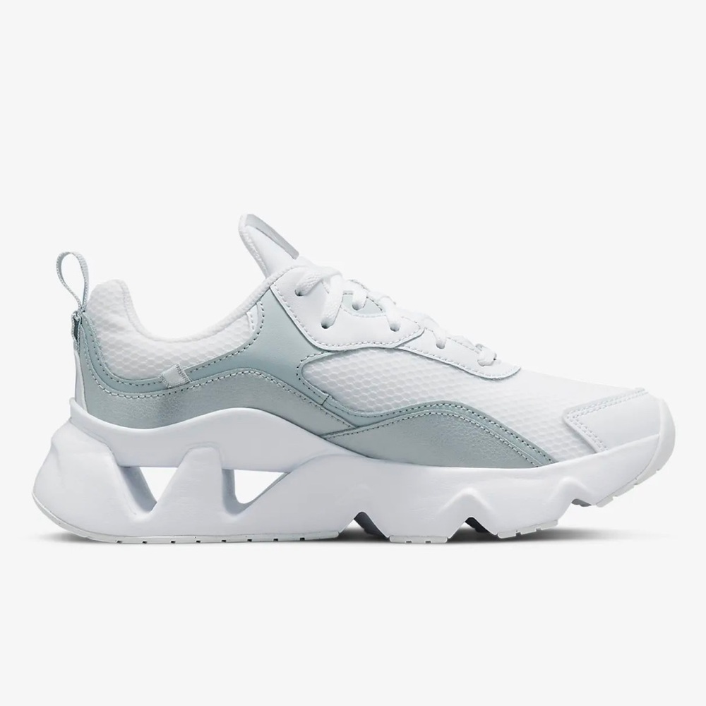 NEW Womens Nike RYZ 365 2 white /metallic silver platinum size 8.5 CU4874-105